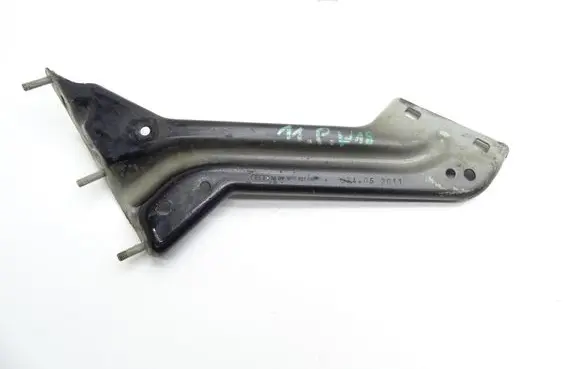 Audi Q5 SQ5 Fender mounting bracket 8R0821136