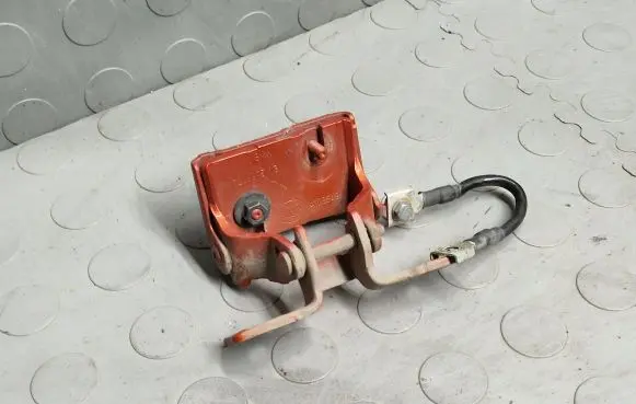 BMW 1 F20 F21 Tailgate/trunk/boot hinge 7239875