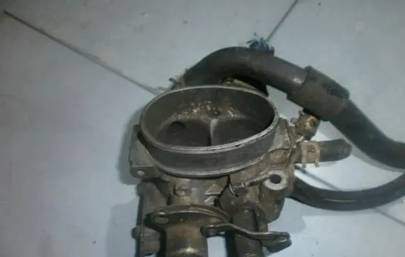 Renault 19 Throttle valve nerakodo