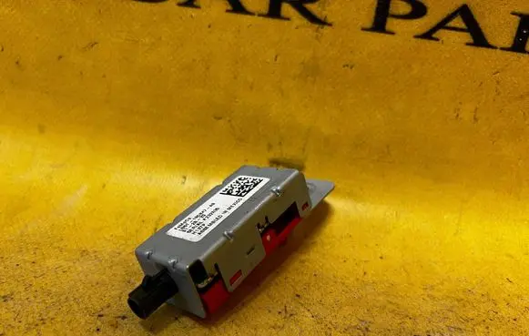 Ford Escape IV Aerial antenna amplifier LB5T18C847AB