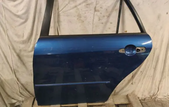 Mazda 6 Rear door
