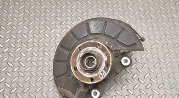 Volkswagen PASSAT CC Front wheel hub