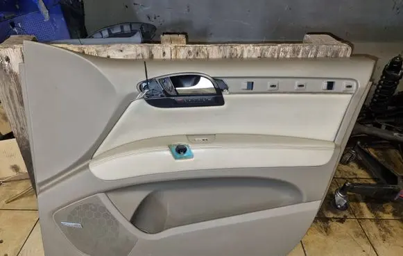 Audi Q7 4L Sliding door card 