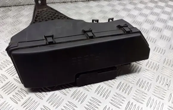 Volvo S60 Fuse box cover 9494210