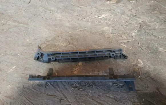 Opel Adam Front bumper mounting bracket 13355308