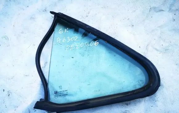 Peugeot 406 Rear vent window glass 