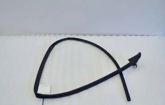 Opel Corsa F Rubber seal front door window/glass 983150088000 3559659