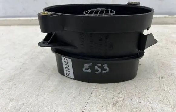 BMW 5 E39 Mass air flow meter 0928400468 7787076