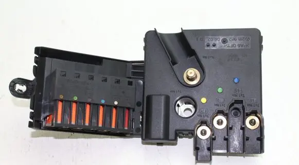 Mercedes-Benz CLS C219 Fuse module 2119820402
