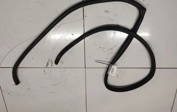 Mazda 3 I Rubber seal front coupe door 