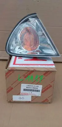 Toyota Avensis T220 Front indicator light 81510-05030