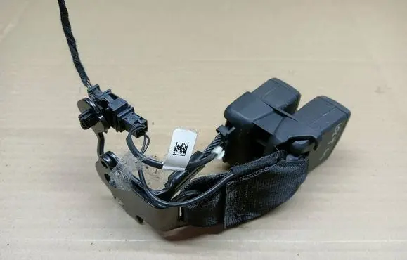 Skoda Octavia Mk4 Middle seatbelt buckle (rear) 8Y0857739M