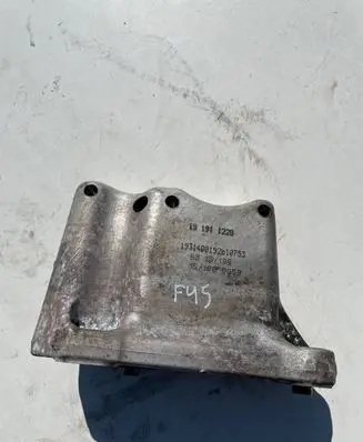 BMW 2 F45 Engine mounting bracket 8511299