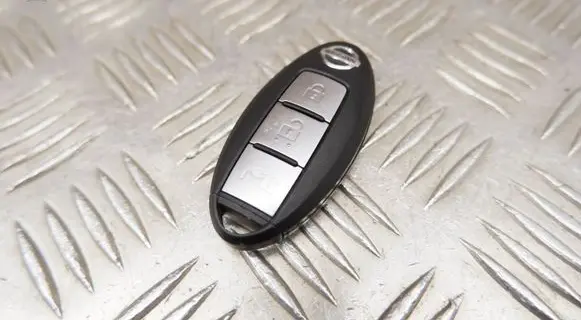 Nissan Leaf II (ZE1) Ignition key/card 