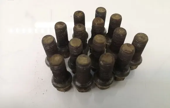 Volkswagen Transporter - Caravelle T4 Nuts/bolts 