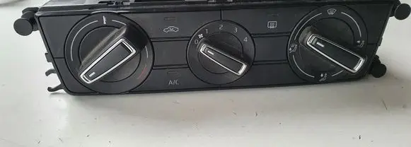 Seat Arona Air conditioning/heating control unit 