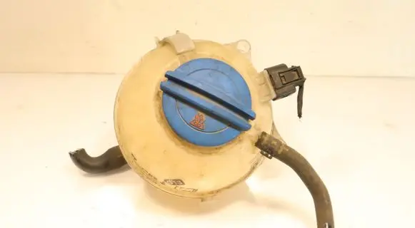 Coolant expansion tank/reservoir