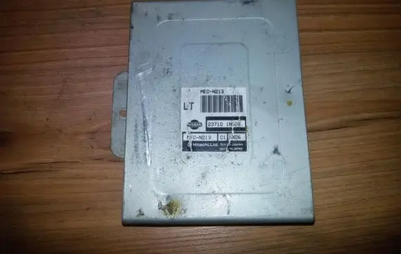 Nissan Almera Engine control unit/module 237101n008 mec-n213