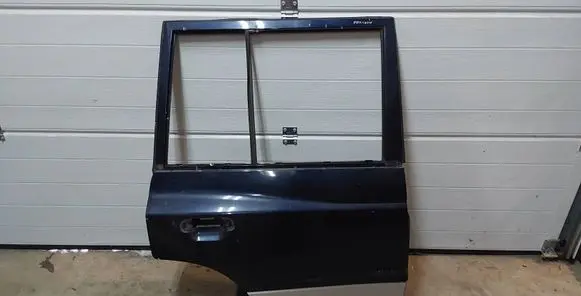 Mitsubishi Pajero Rear door 