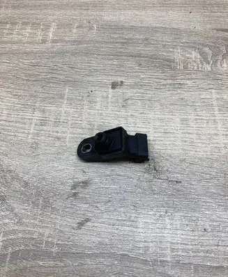 Volvo V70 Air pressure sensor 0281002137