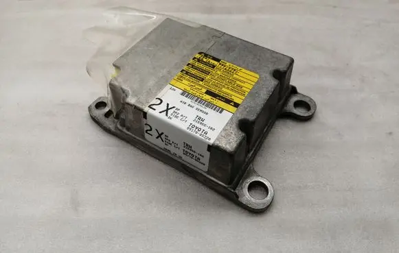 Toyota Avensis T250 Airbag control unit/module 8917005220 215955102