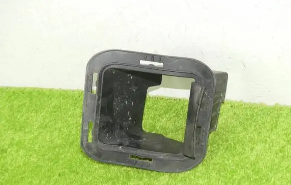 Ford Focus Intercooler air guide/duct channel JX6B7H460DA