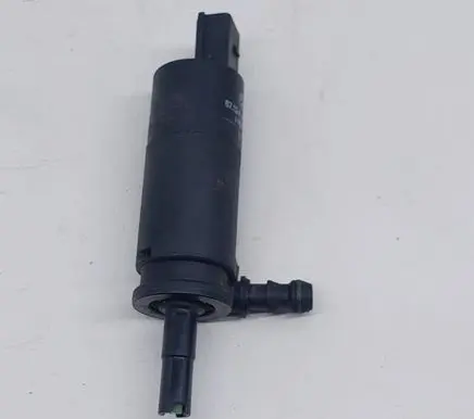 BMW 5 E39 Headlight washer pump 8377613
