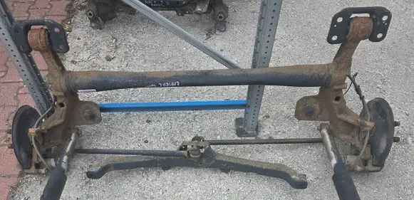 Opel Zafira C Rear axle beam