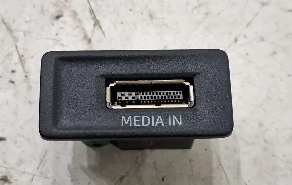 Seat Leon (5F) USB socket connector 5Q0035736 5F0035222C