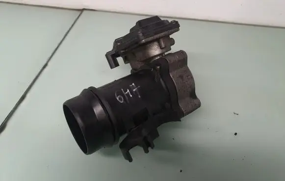 BMW 5 F10 F11 Throttle valve 7810752 13547810752