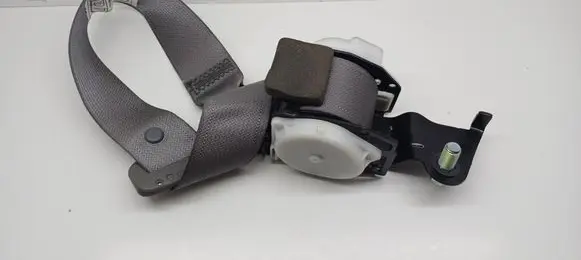 Rear seatbelt