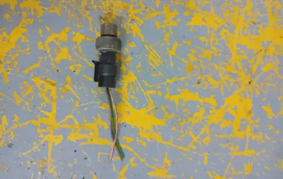 Renault Scenic I Air conditioning (A/C) pressure sensor