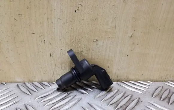 Volvo S60 Camshaft position sensor AS7112K073AA