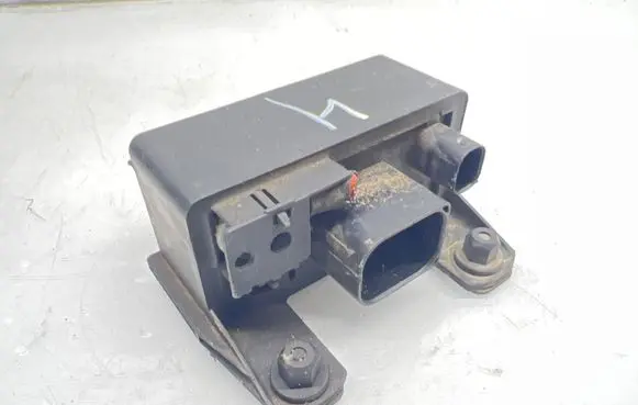 Mercedes-Benz CLK A209 C209 Glow plug pre-heat relay 0005453516