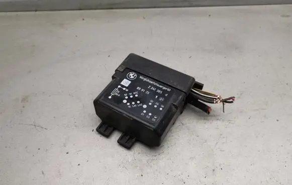 BMW 5 E34 Glow plug pre-heat relay 2241385 899133