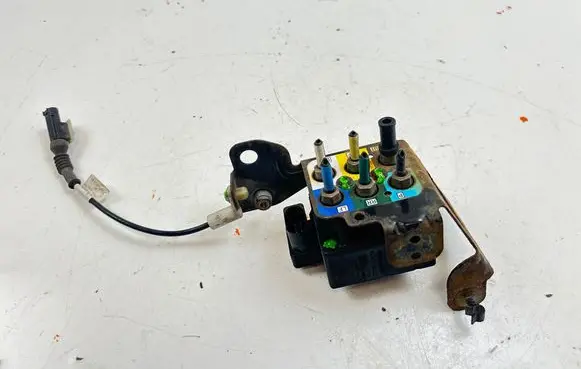 Jeep Grand Cherokee Air suspension valve block 15152400332
