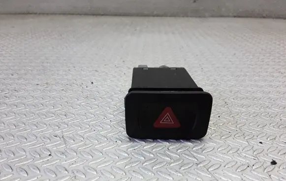 Volkswagen Golf IV Hazard light switch