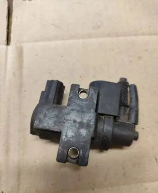 Vacuum valve