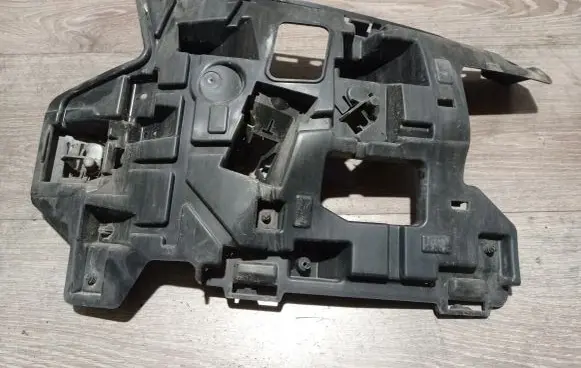 Volvo V40 Front bumper mounting bracket 31283741