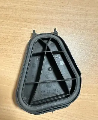 BMW 3 E92 E93 Headlight/headlamp dust cover 1305239290