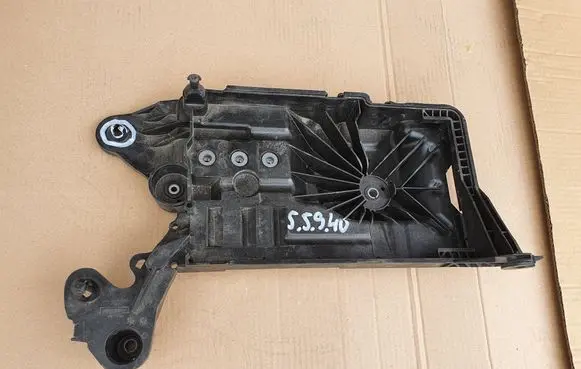 Skoda Octavia Mk4 Battery tray 5WA915331A