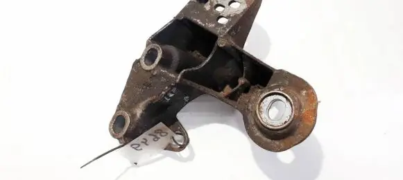 Engine mounting bracket