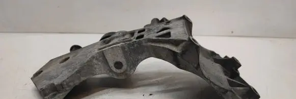 Mercedes-Benz A W169 Generator/alternator bracket A6402021040