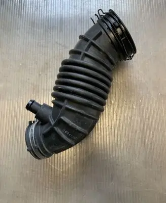 Hyundai Santa Fe Air intake hose/pipe 281302W800
