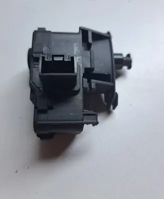 Fuel tank cap lock