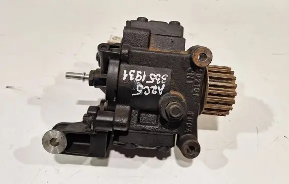 Renault Megane III Fuel injection high pressure pump H8201100115