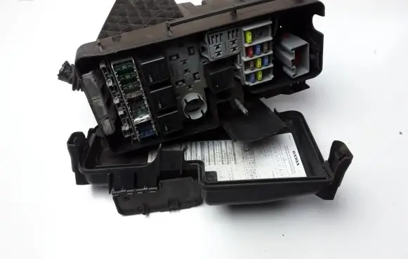 Volvo XC70 Fuse module 30728132