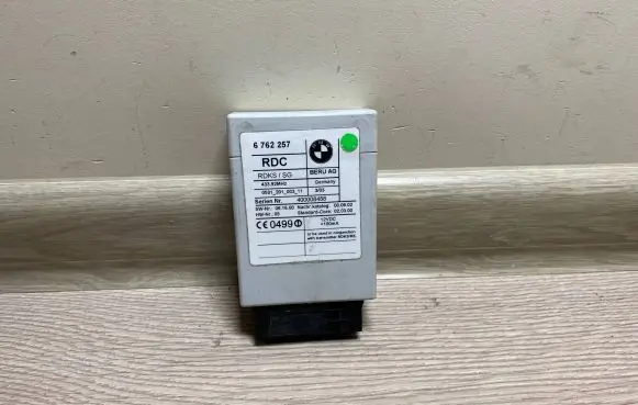 BMW 7 E65 E66 Tire pressure control unit 6762257 36146762257 36146769053