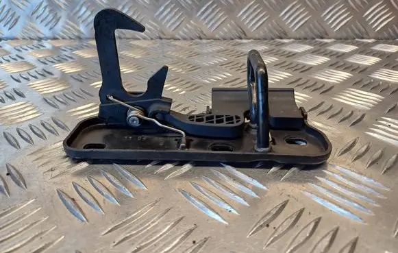 Volkswagen Golf V Engine bonnet/hood lock/latch loop/hook 1K0823480