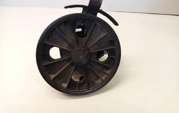 Volvo S60 Power steering pump 30741122